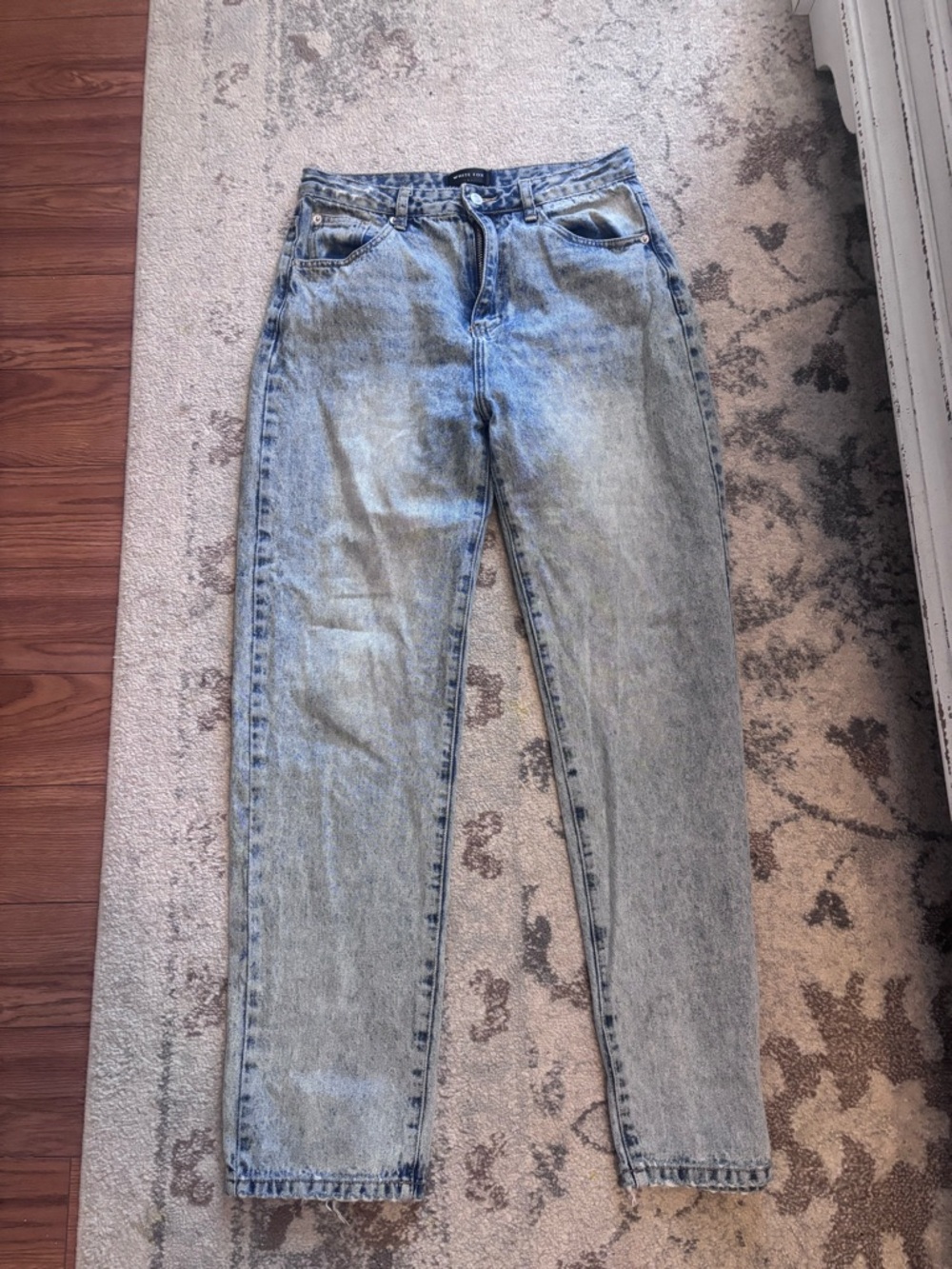 White Fox Boutique Light Blue Relaxed Women's Jeans - Picture 3 of 5